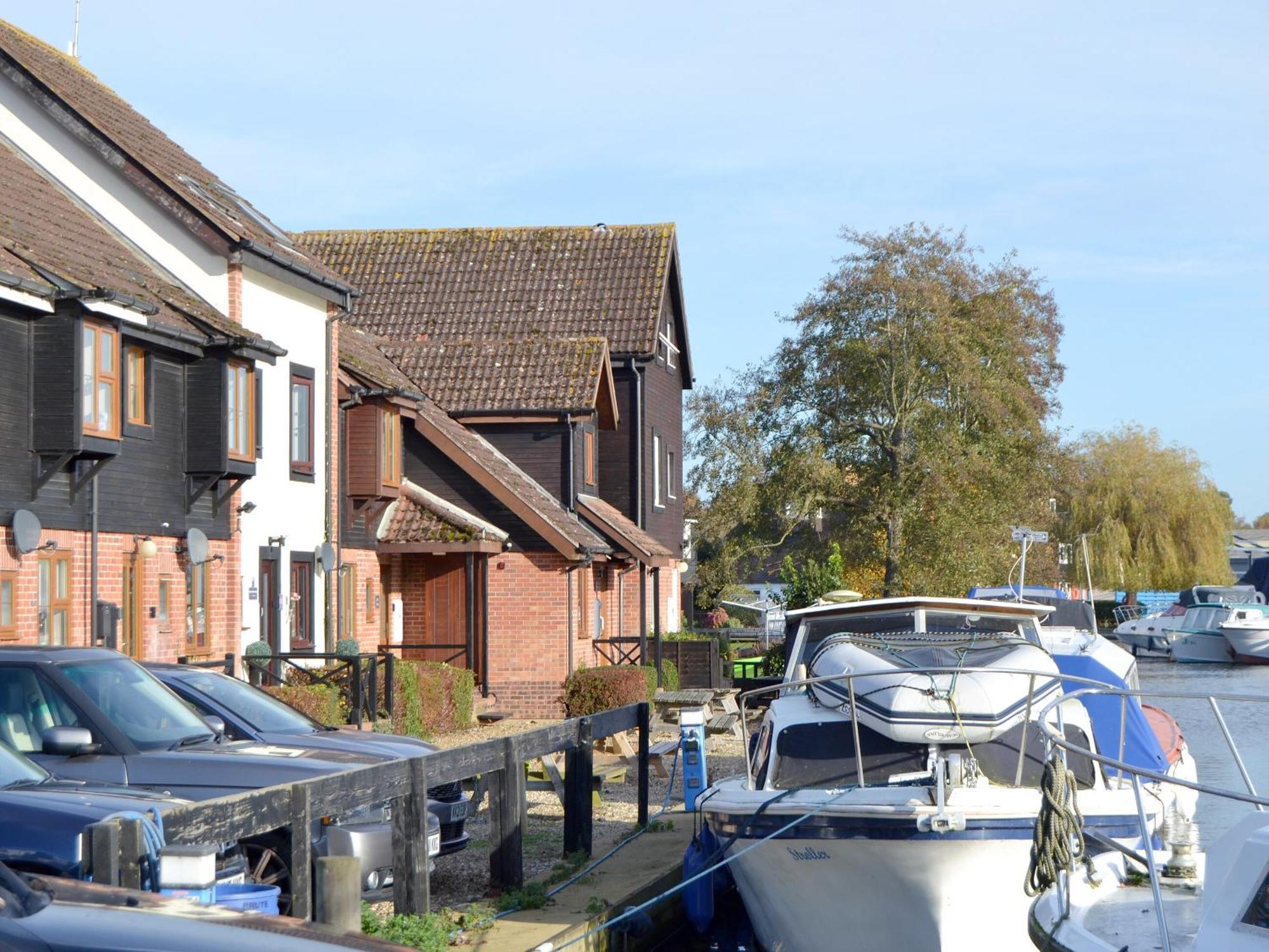 Davids Island Villa Wroxham Exterior photo